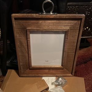 Pottery Barn carpenter wood 8 x 10 frame BNIB
